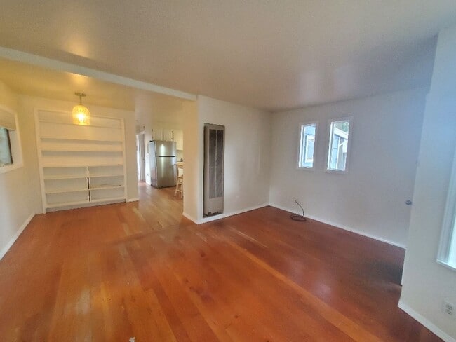 Building Photo - Arbor Heights Bungalow, Available early Oc...