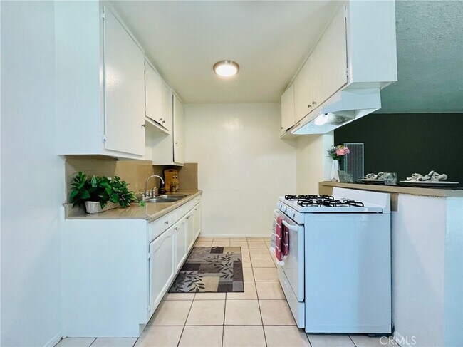 Building Photo - 12437 Harris Ave