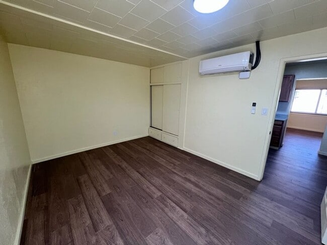 Building Photo - Central Sparks 2 Bedroom Duplex