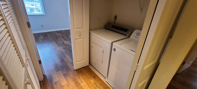 Washer & Dryer - 3721 Bardstown Rd