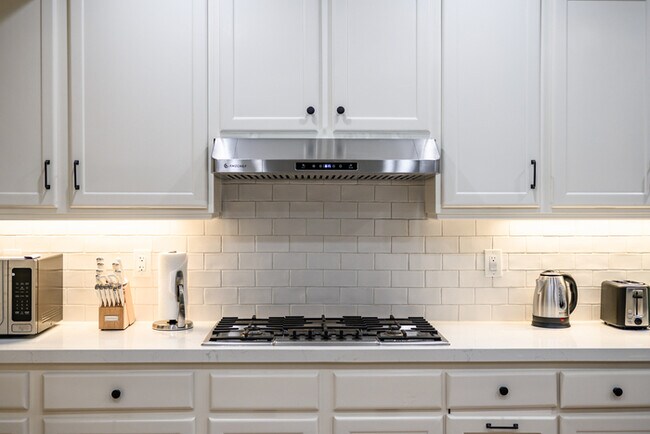 Building Photo - Gated Newport Coast 5BR w/ Pool Access