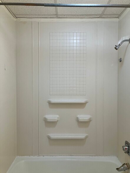 Building Photo - 2 Devereaux St