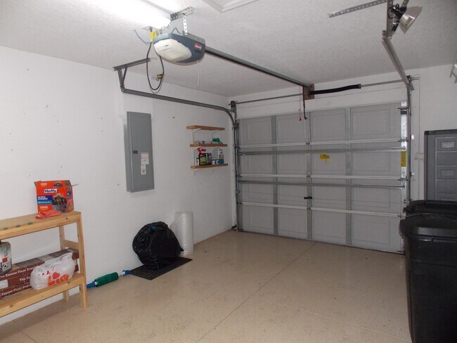 Building Photo - 7178 N Ireland Dr