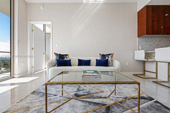 Building Photo - 2678 Tigertail Ave