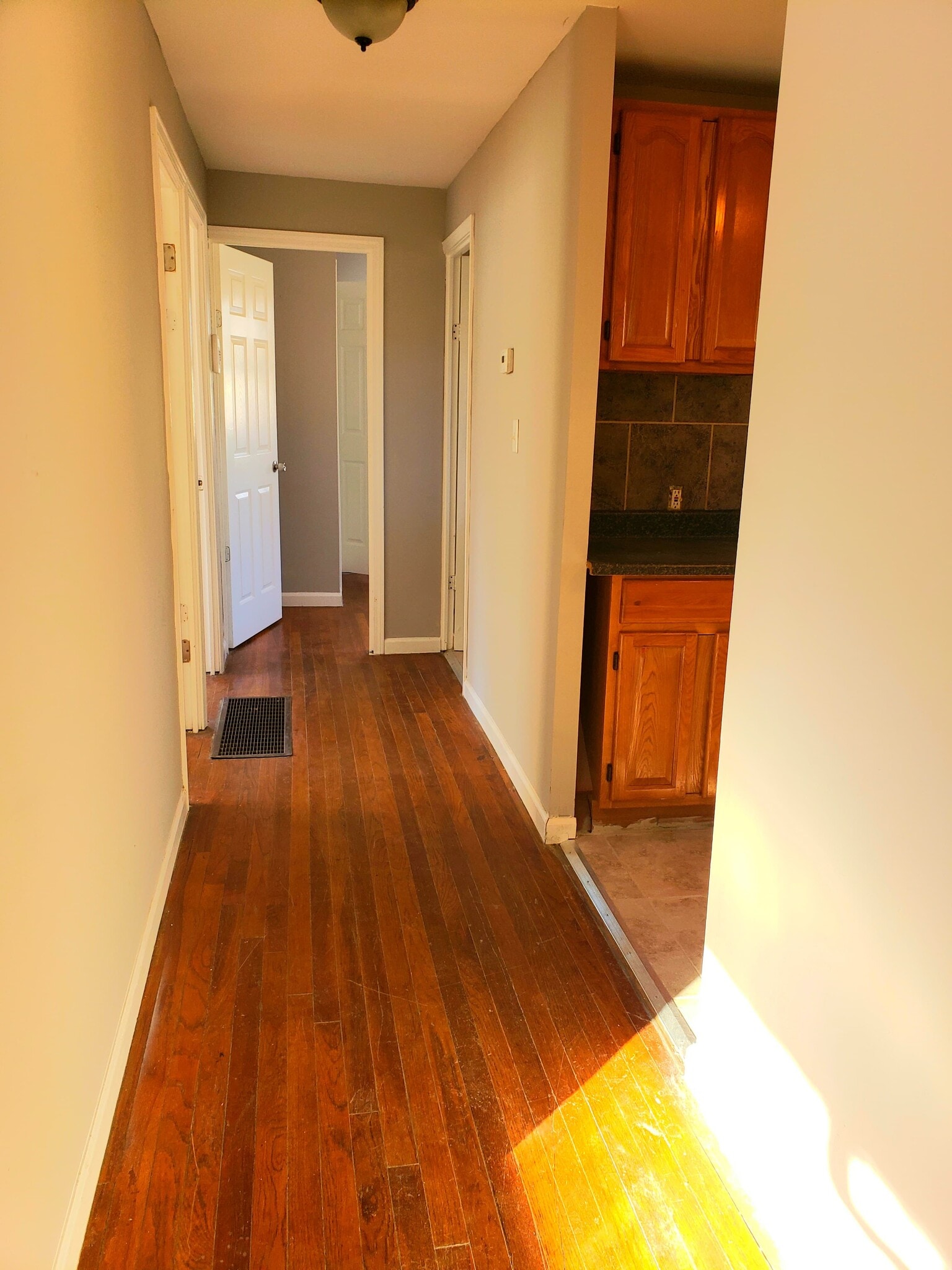 Building Photo - 4501 N Tracy Ave