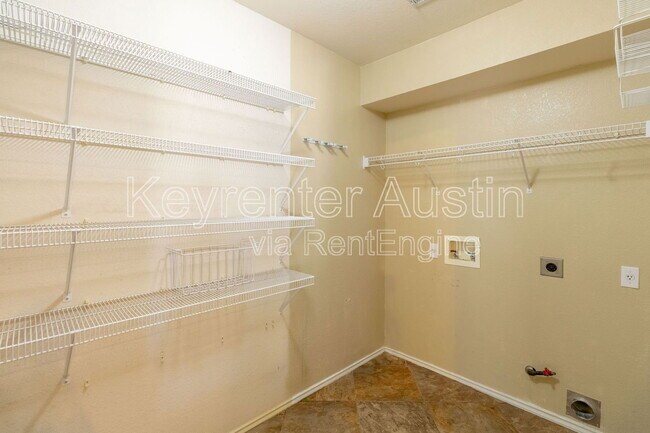 Building Photo - 2557 Vernell Way
