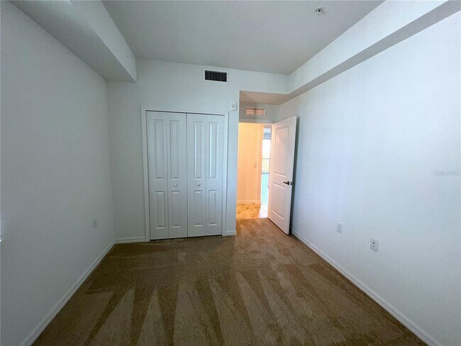 Building Photo - 14041 Heritage Landing Blvd