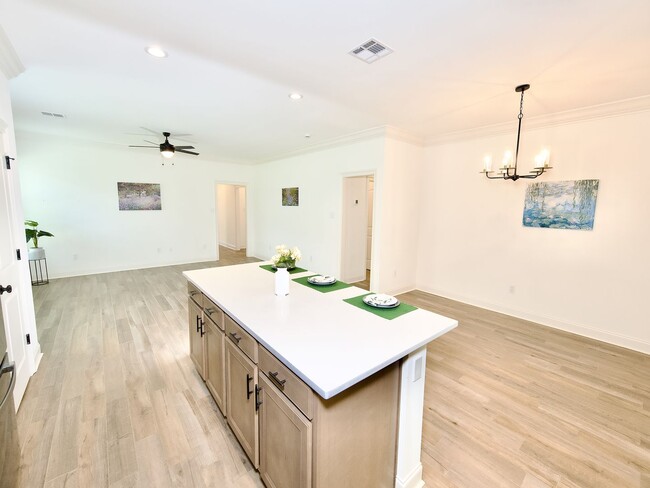 Building Photo - Gorgeous property in the highly sought after Jamestown Crossing in Prairieville