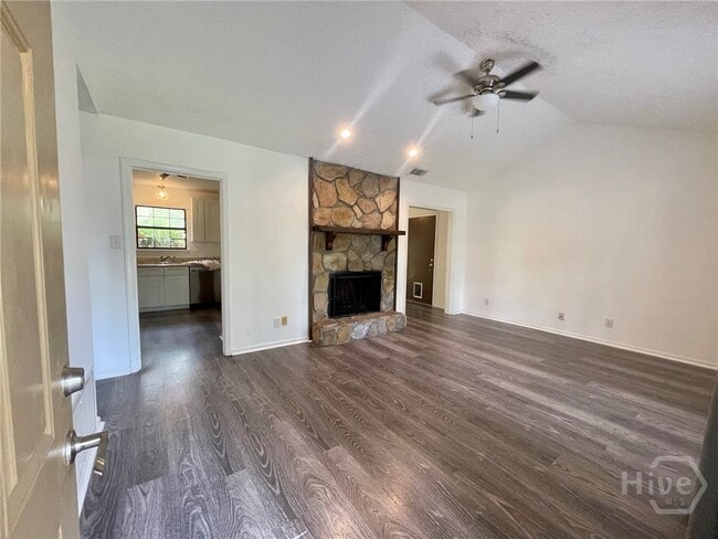Building Photo - 18 Rivers Bend Dr