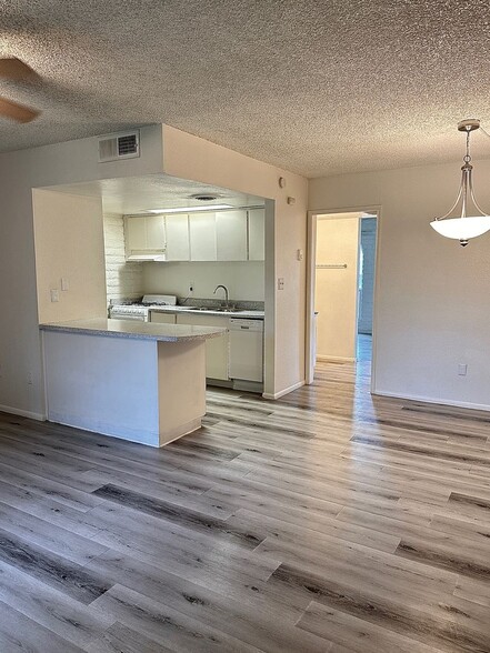 Interior Photo - Oasis in the City