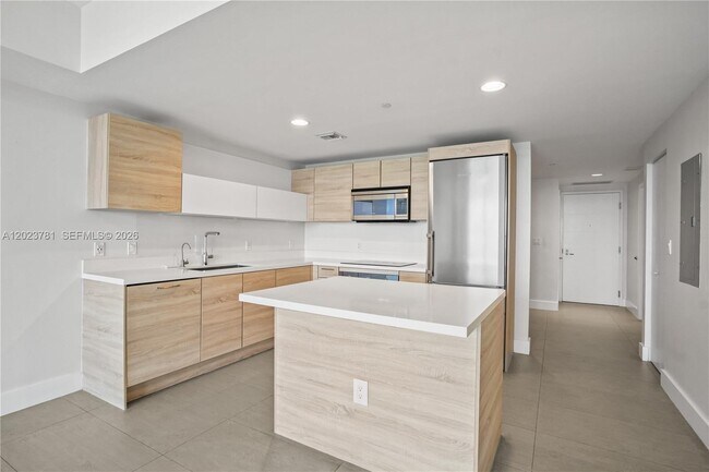 Building Photo - 16385 Biscayne Blvd