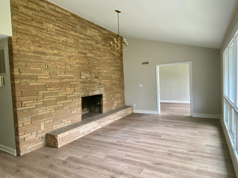 Building Photo - 610 Howell St