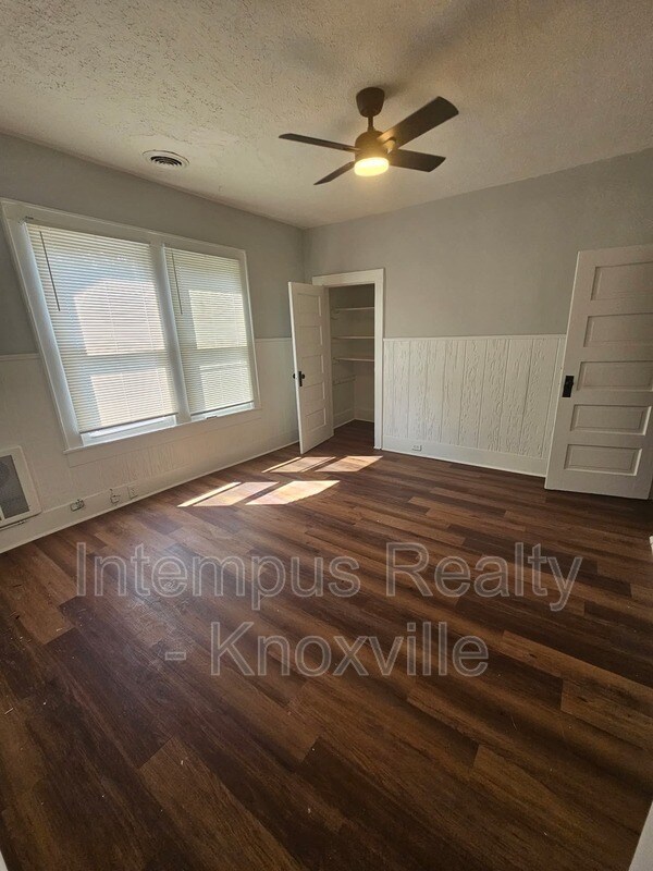 Building Photo - 126 S Van Gilder St