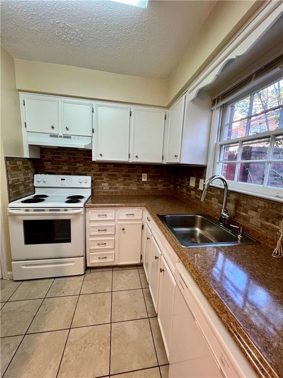 Building Photo - 3888 York Pl