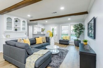 Building Photo - 15614 Pebble Bend Dr