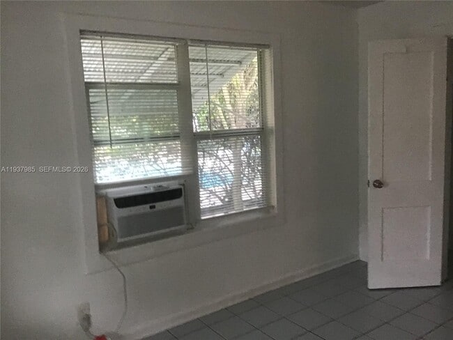 Building Photo - 429 49th St