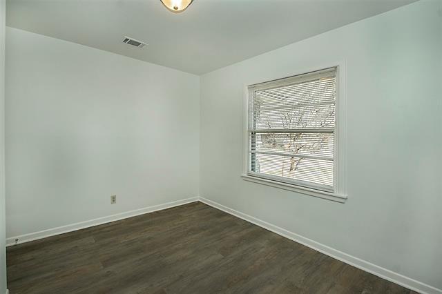 Building Photo - 1925 Hilltop Dr