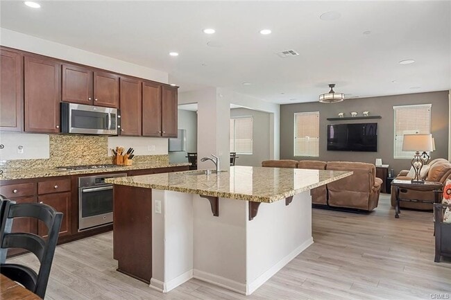 Building Photo - 36407 Yarrow Ct