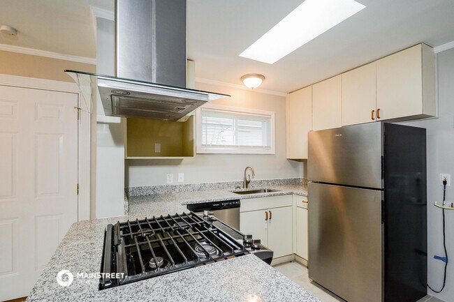 Building Photo - 9150 Harold Dr