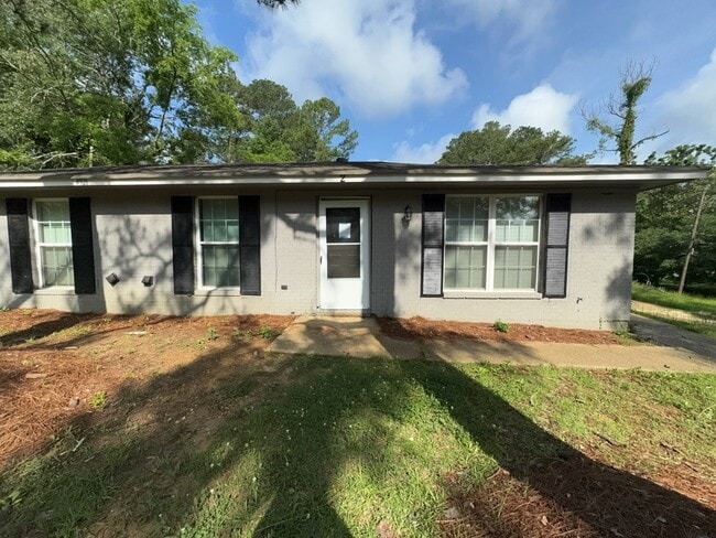 Building Photo - 4923-4923 Woodmont Dr