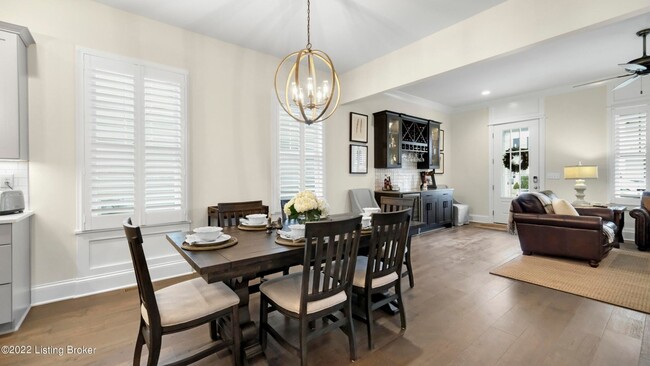 Building Photo - Enviable 4 bedroom and 3.5 bath home with ...
