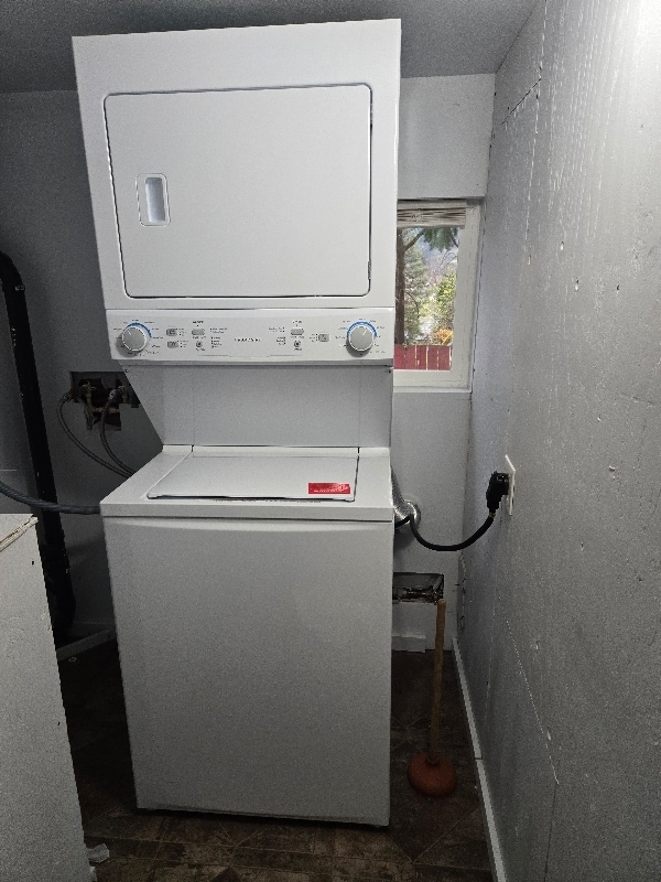 Building Photo - 308 Maple St