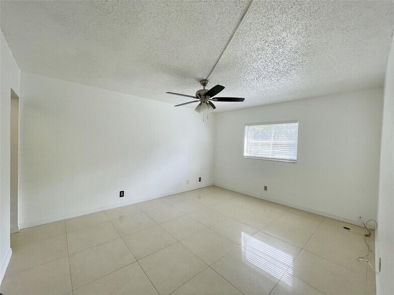Building Photo - 5090 SW 64th Ave