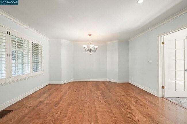 Building Photo - 161 La Serena Ave