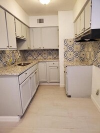 Building Photo - 2706 Reagan St