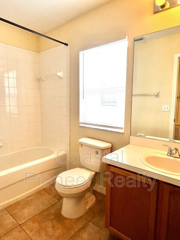 Building Photo - 12968 Fennway Ridge Dr