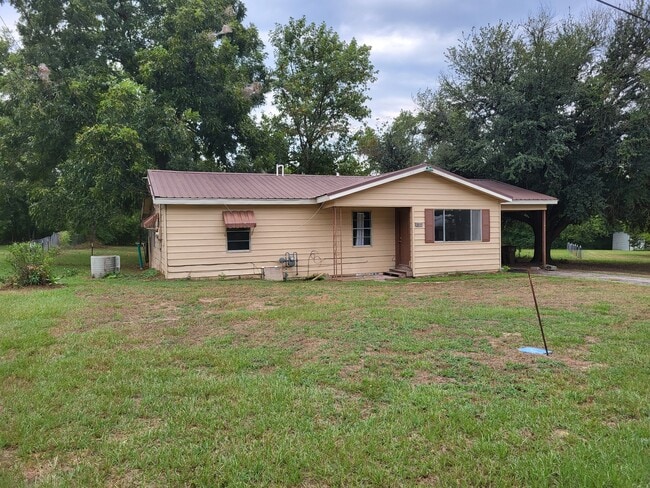 Building Photo - 375 N Austin St