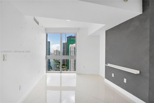 Building Photo - 350 S Miami Ave