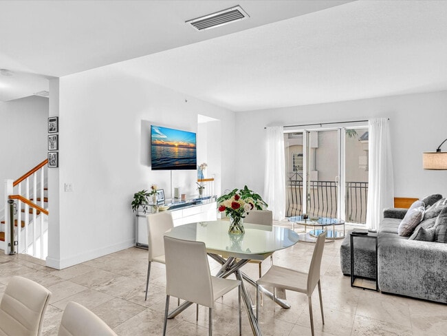 Building Photo - 1801 Coral Heights Blvd