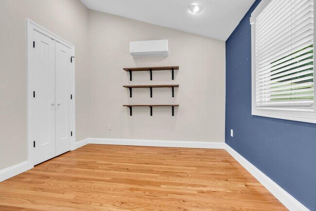 Building Photo - 61 Cornell Dr