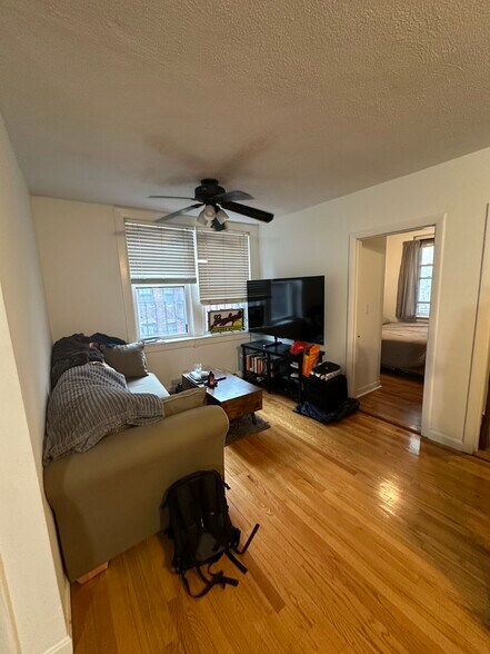 Building Photo - 137 Endicott St