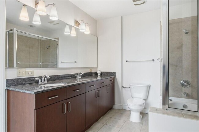 Building Photo - 44 Peachtree Pl NE