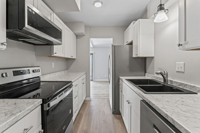 Building Photo - 6428 Wood Cir W