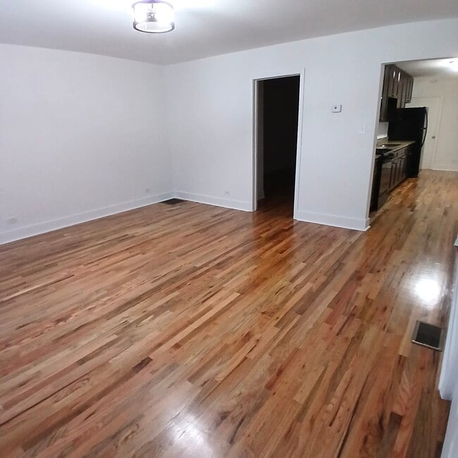 Building Photo - 2108 N Keeler Ave