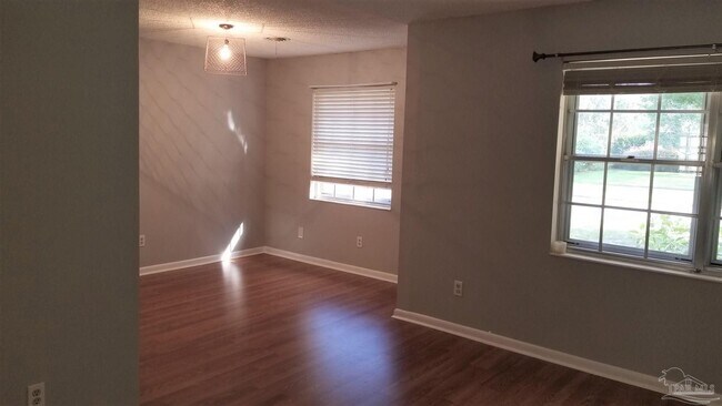 Building Photo - 4170 Capri Dr