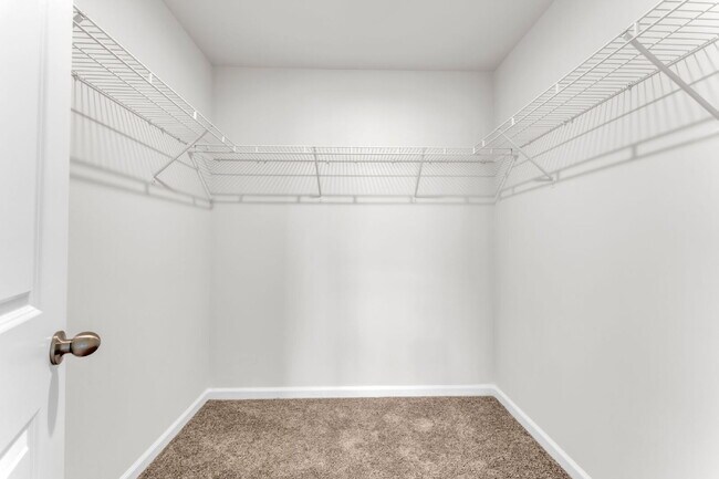 Building Photo - Stylish 3BR/2.5BA Craftsman Townhome with Modern Finishes in Pendleton! $1,700/mo rent