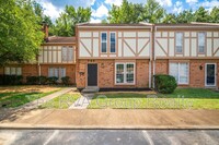 Building Photo - 749 Pleasant St