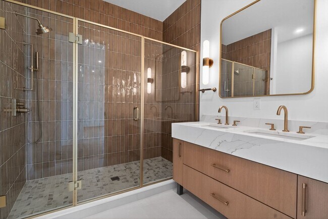 Building Photo - 1114 Beacon St