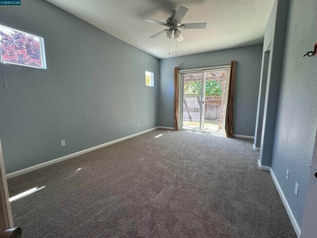 Building Photo - 1174 Krona Ln