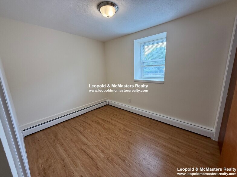 Building Photo - 168 North Beacon St