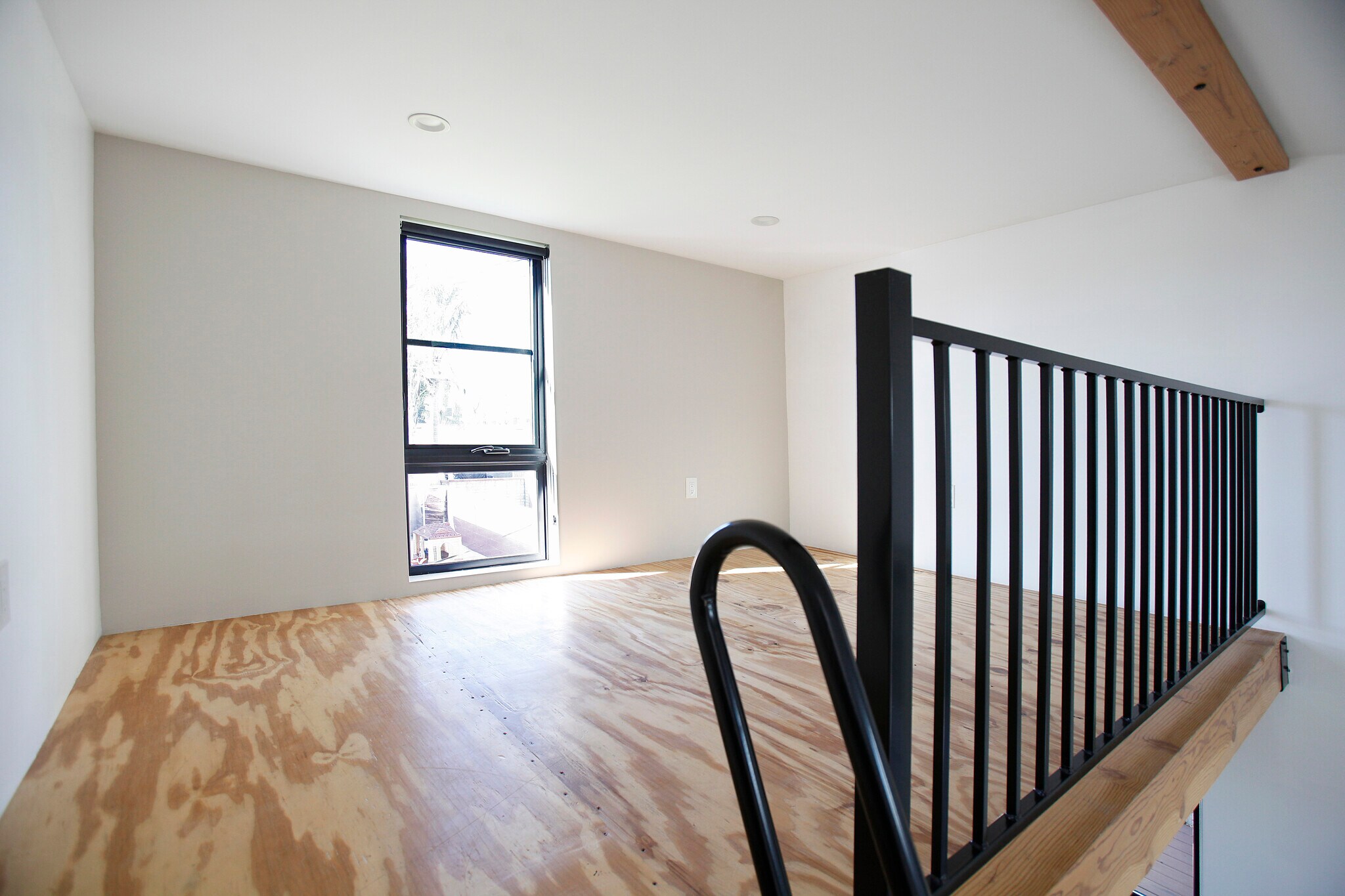 Building Photo - 6345 Babcock Ave