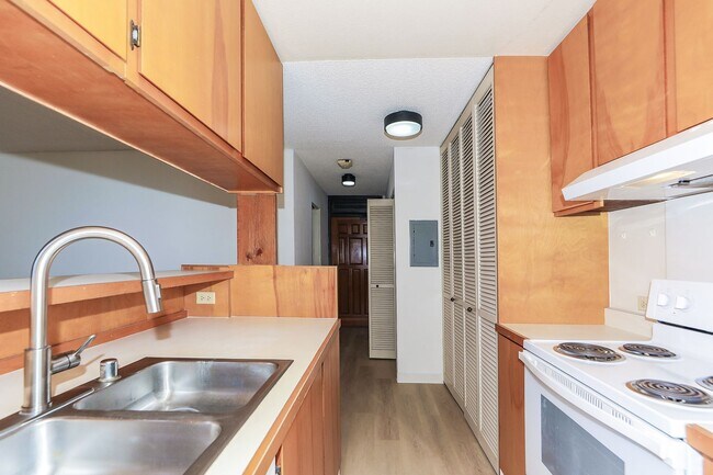 Building Photo - Piikoi Atrium - studio,1 bath with 1 covered parking stall