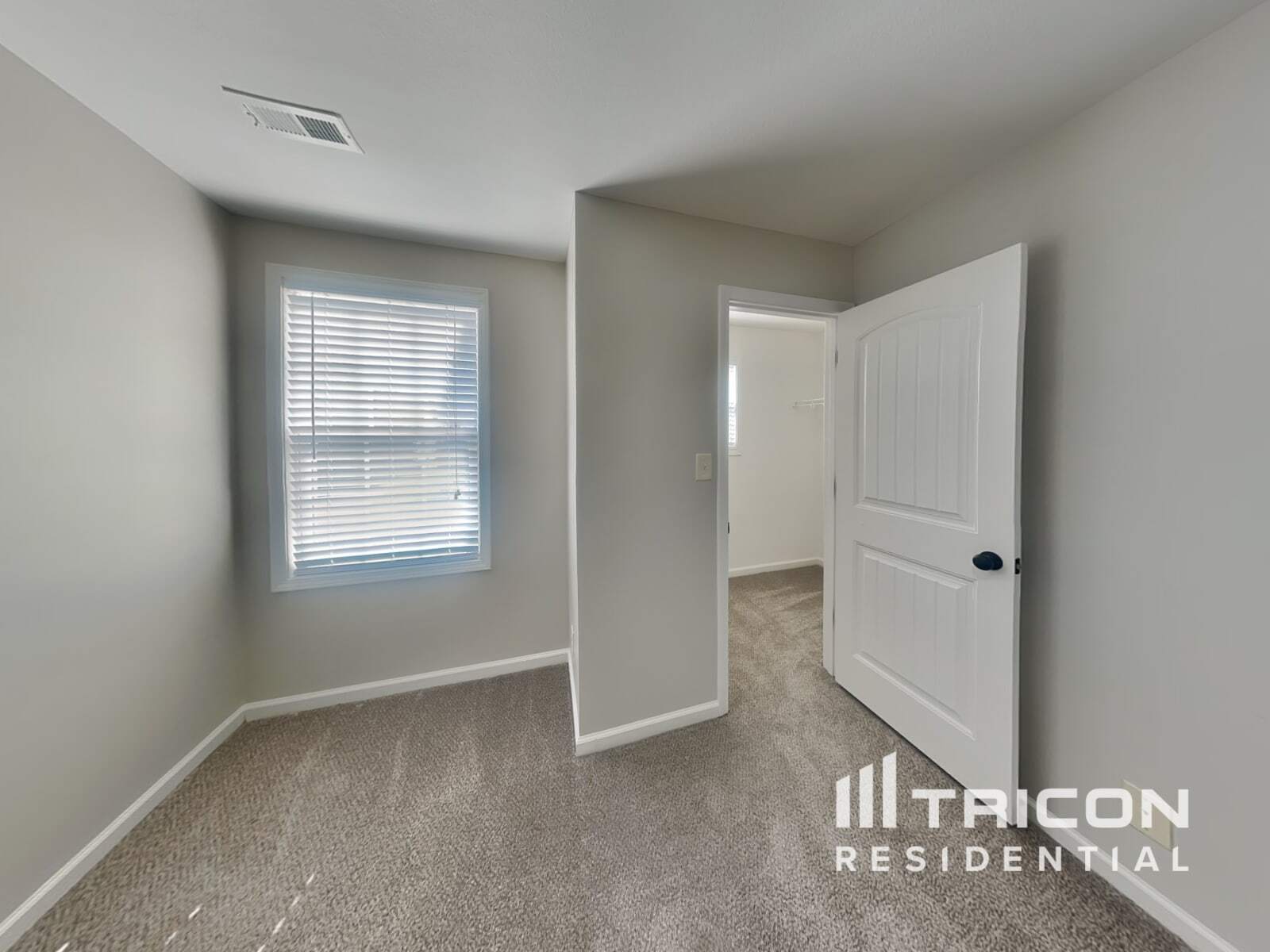 Building Photo - 1073 Castlerock Dr