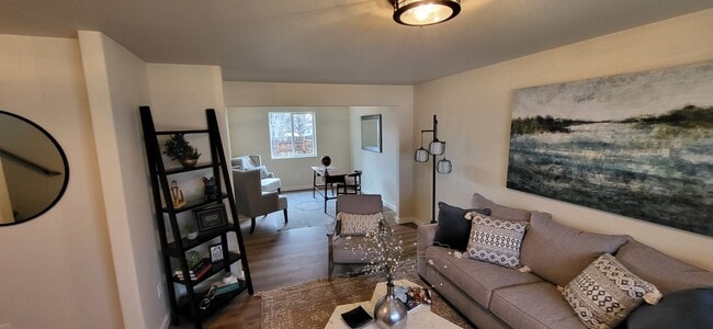 Building Photo - 3115 SW Metolius Ave