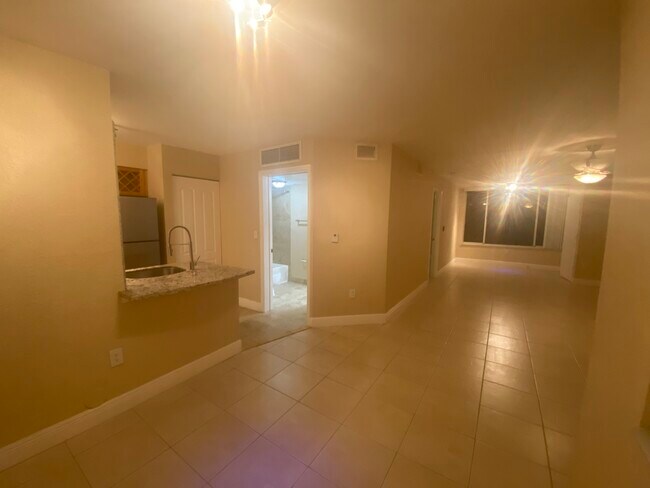 Building Photo - 2861 N Oakland Forest Dr