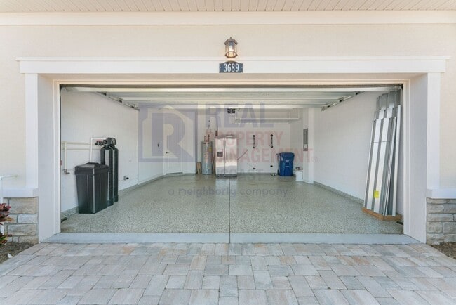 Building Photo - 3689 Divot Ln